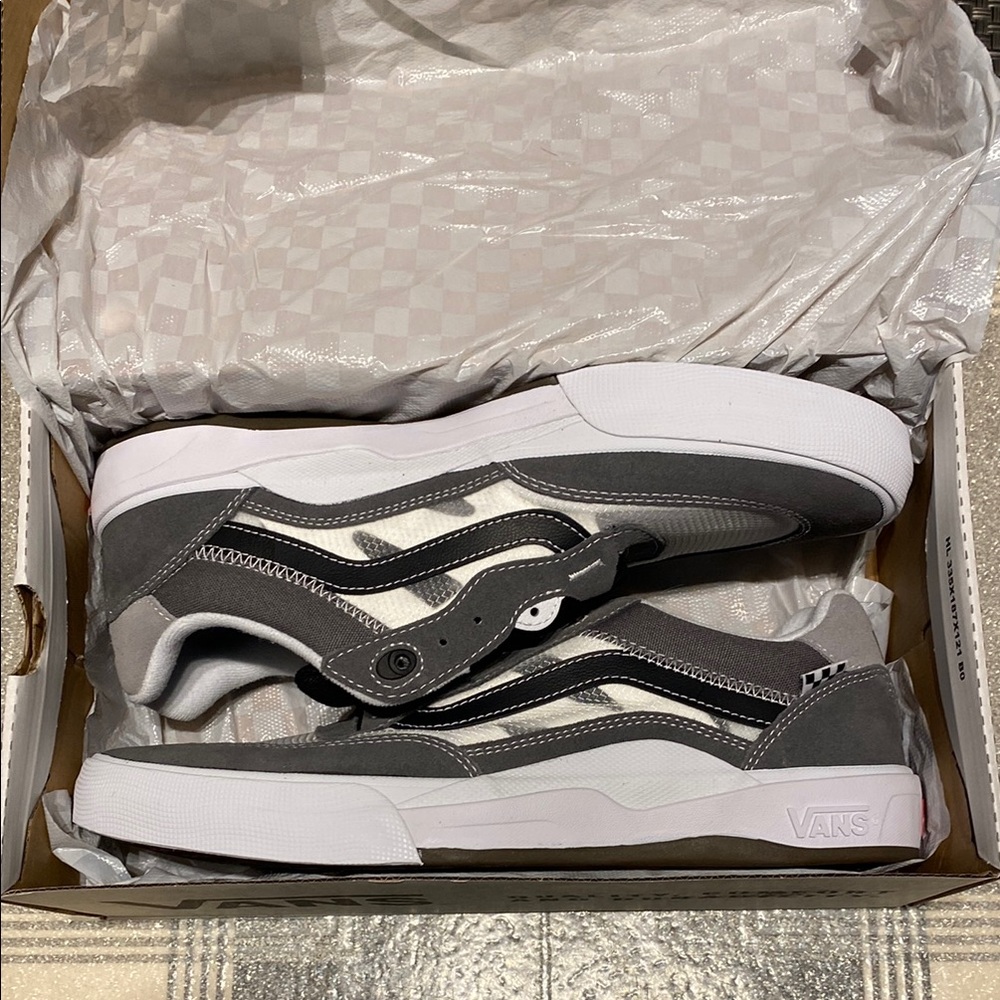 New Vans Wayvee grey and White skate shoes